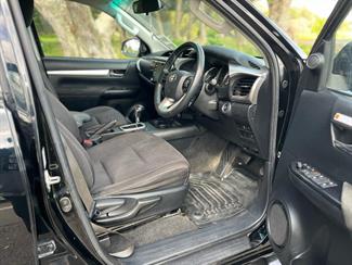 2021 Toyota Hilux - Thumbnail