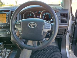 2010 Toyota Land Cruiser - Thumbnail