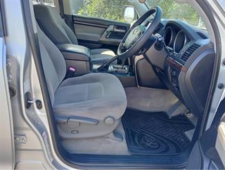 2010 Toyota Land Cruiser - Thumbnail