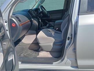 2010 Toyota Land Cruiser - Thumbnail