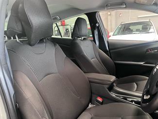 2020 Toyota Prius - Thumbnail