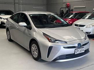 2020 Toyota Prius - Thumbnail