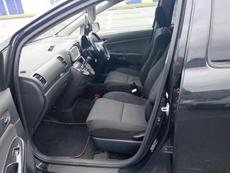 2004 Toyota Wish - Thumbnail