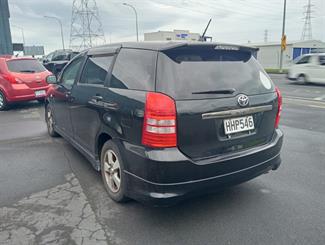 2004 Toyota Wish - Thumbnail