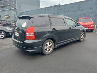 2004 Toyota Wish - Thumbnail