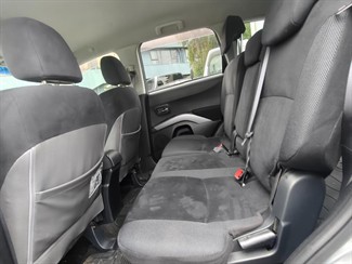 2005 Mitsubishi Outlander - Thumbnail