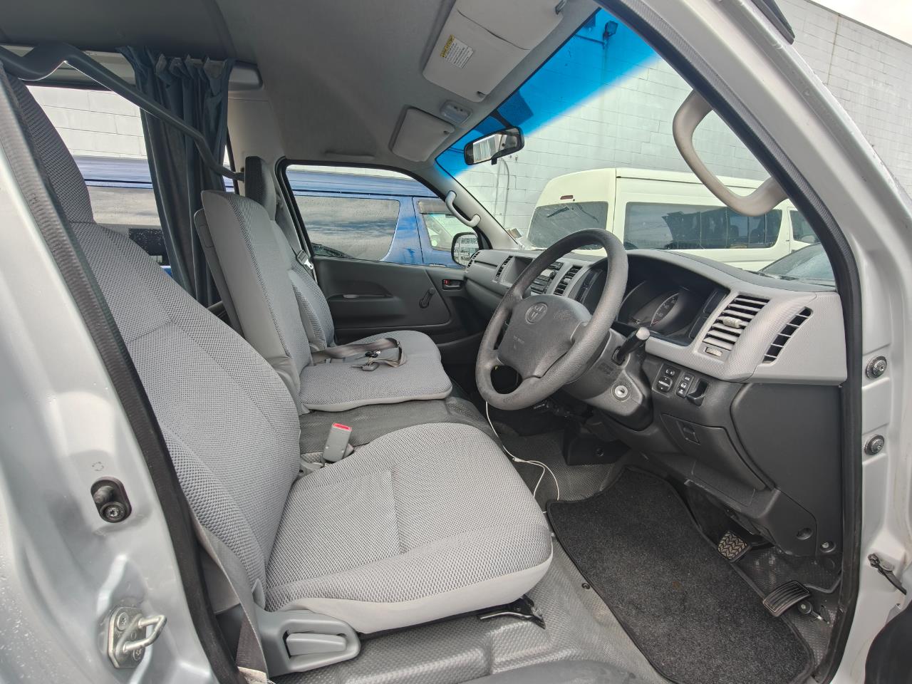 2006 Toyota Hiace