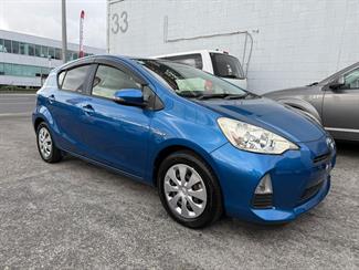 2013 Toyota Aqua - Thumbnail