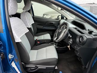 2013 Toyota Aqua - Thumbnail