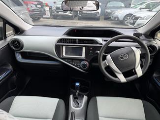 2013 Toyota Aqua - Thumbnail