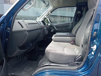 2011 Toyota Hiace - Thumbnail