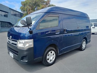 2011 Toyota Hiace - Thumbnail