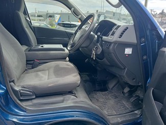 2011 Toyota Hiace - Thumbnail