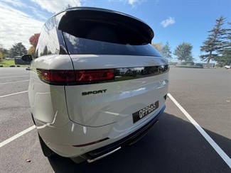 2024 Land Rover Range Rover Sport - Thumbnail