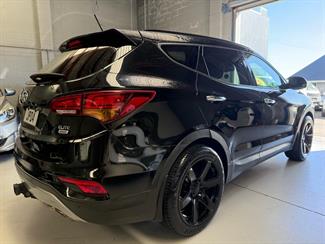 2016 Hyundai Santa Fe - Thumbnail