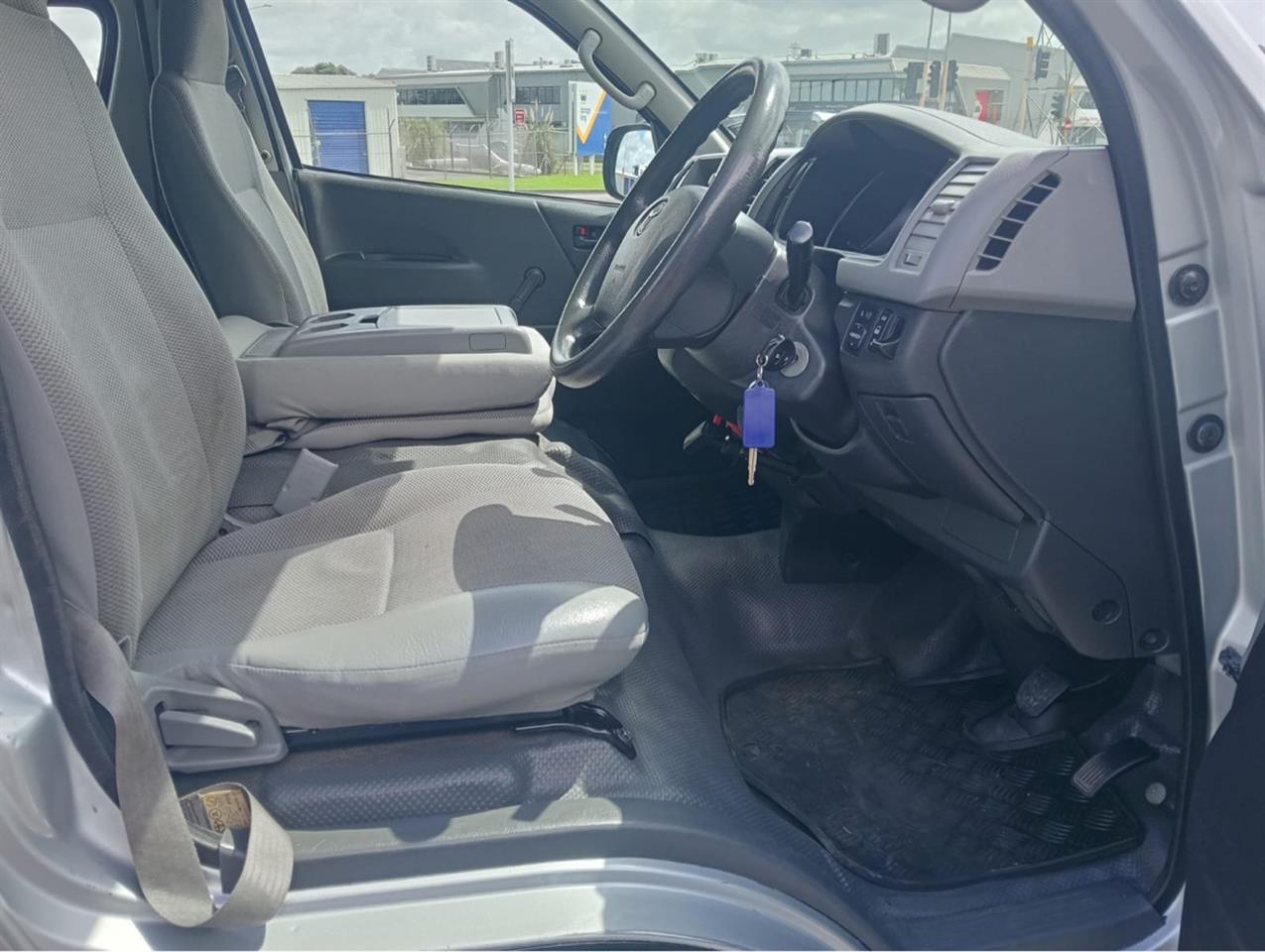 2006 Toyota Hiace