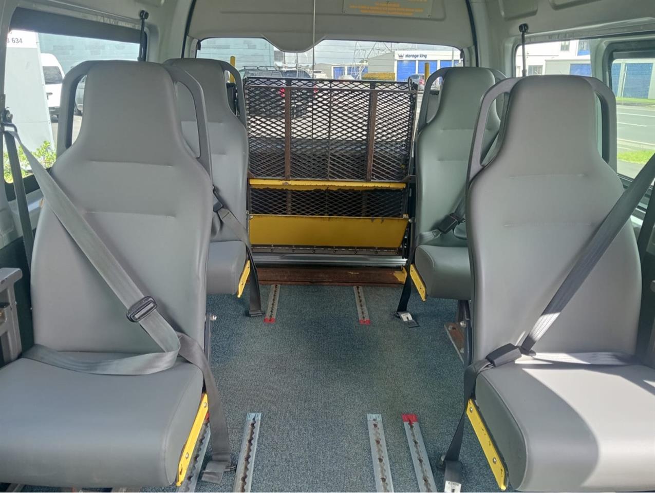 2006 Toyota Hiace