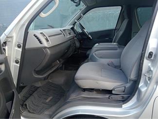 2009 Toyota Hiace - Thumbnail