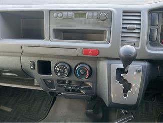 2009 Toyota Hiace - Thumbnail