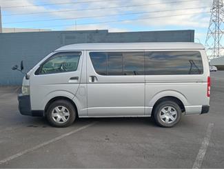 2009 Toyota Hiace - Thumbnail