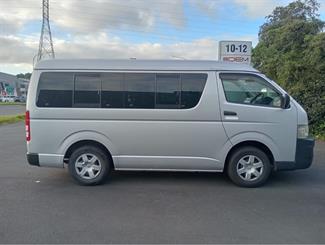 2009 Toyota Hiace - Thumbnail