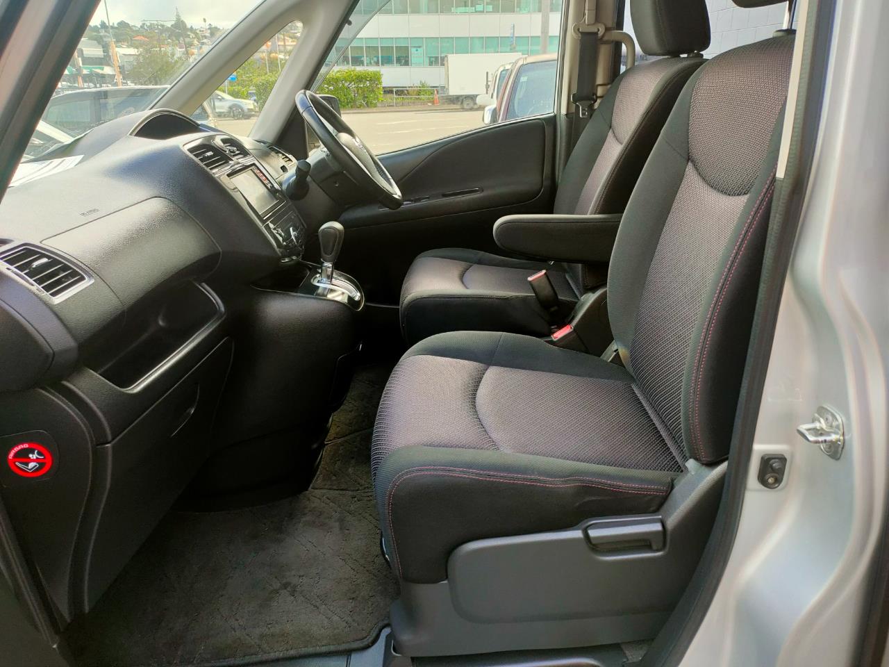 2013 Nissan Serena