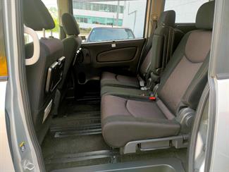 2013 Nissan Serena - Thumbnail