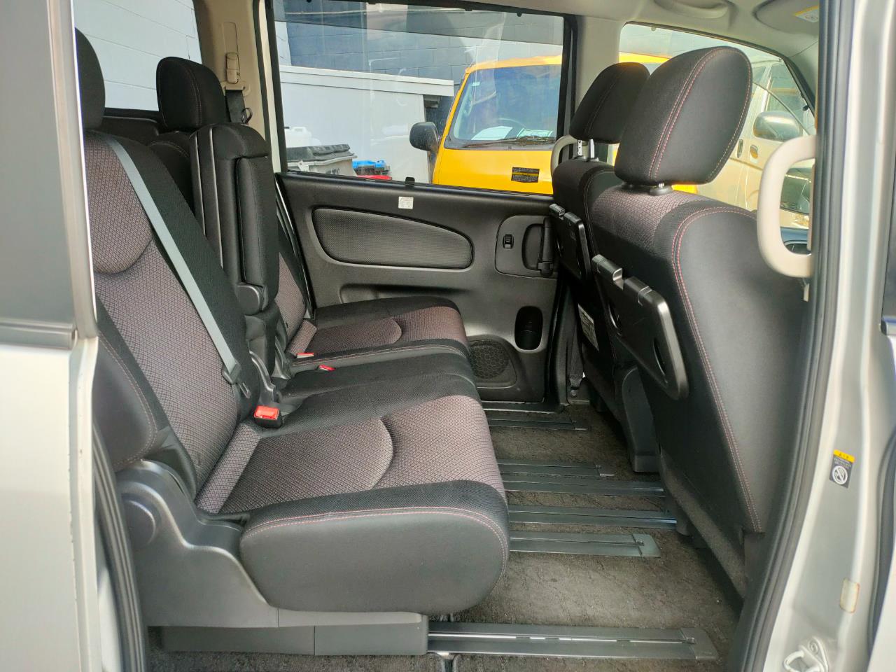 2013 Nissan Serena