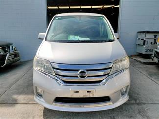 2013 Nissan Serena - Thumbnail