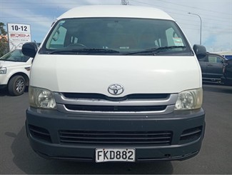 2010 Toyota Hiace - Thumbnail