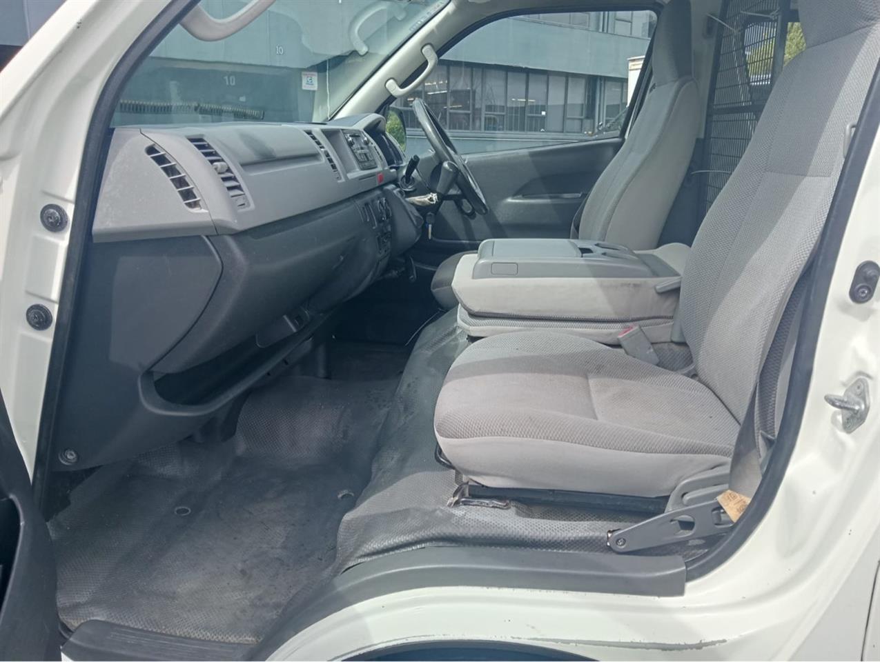 2010 Toyota Hiace