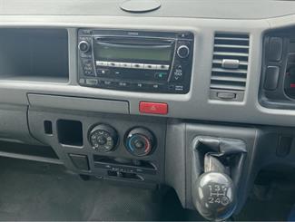 2010 Toyota Hiace - Thumbnail