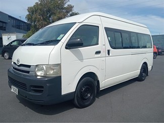 2010 Toyota Hiace - Thumbnail