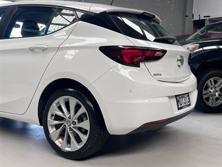 2019 Holden Astra - Thumbnail