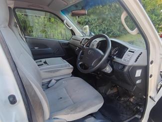 2007 Toyota Hiace - Thumbnail