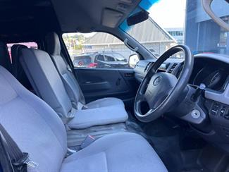2006 Toyota Hiace - Thumbnail