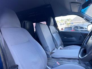 2006 Toyota Hiace - Thumbnail