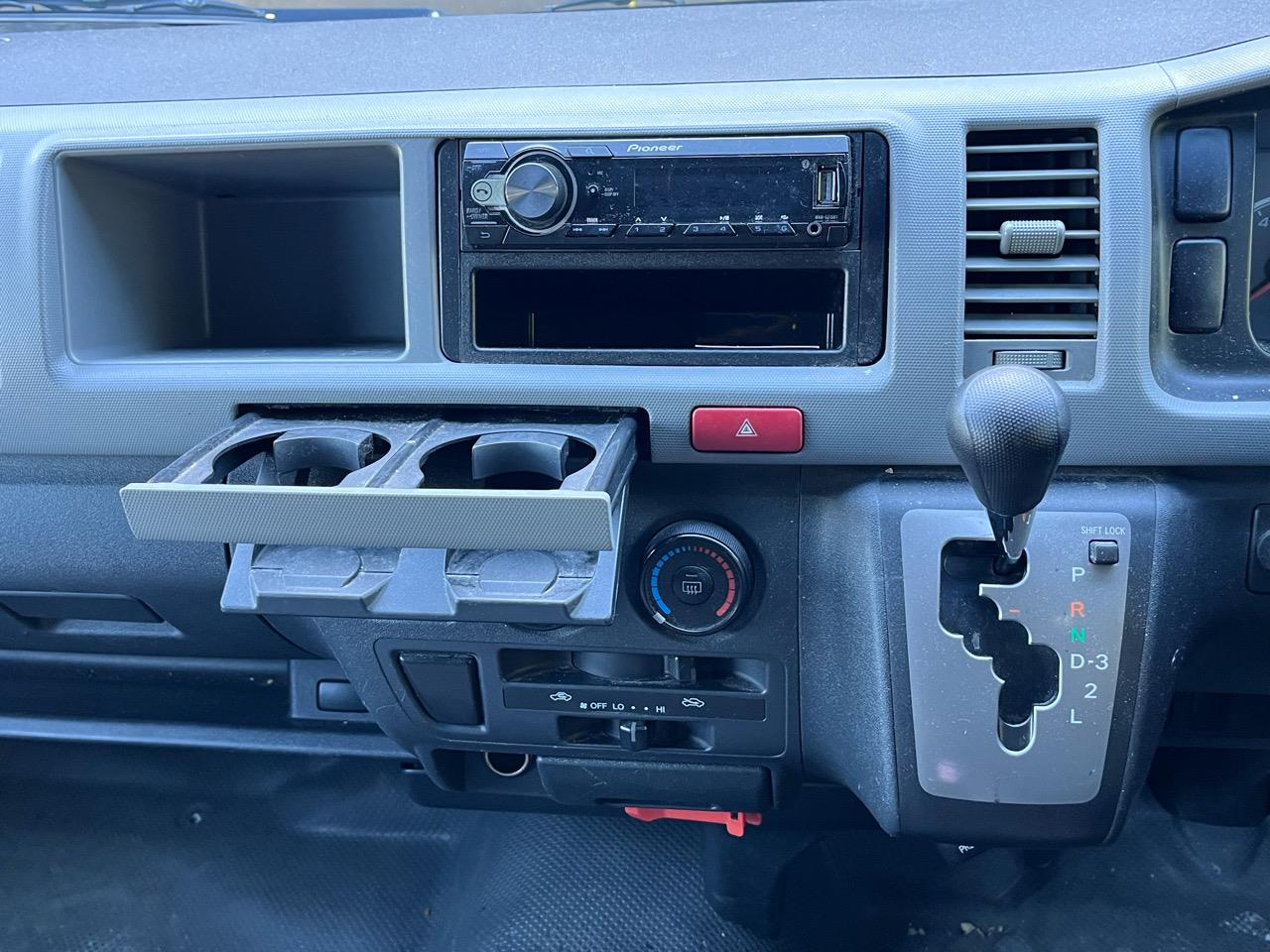 2006 Toyota Hiace