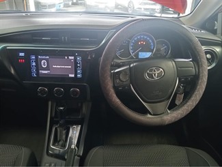 2018 Toyota Corolla - Thumbnail