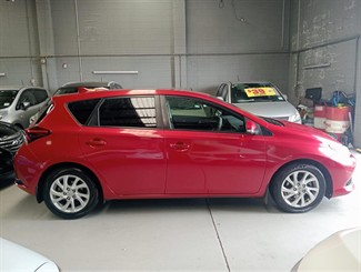 2018 Toyota Corolla - Thumbnail