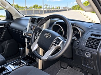 2010 Toyota Land Cruiser Prado - Thumbnail