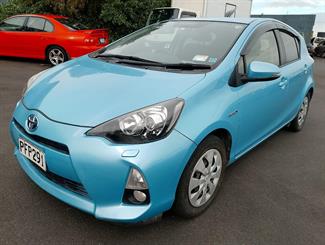 2013 Toyota Aqua - Thumbnail