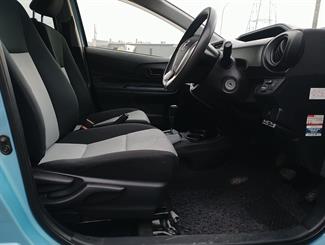 2013 Toyota Aqua - Thumbnail