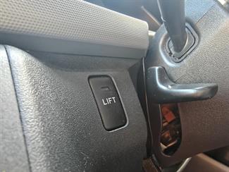2008 Toyota Hiace - Thumbnail
