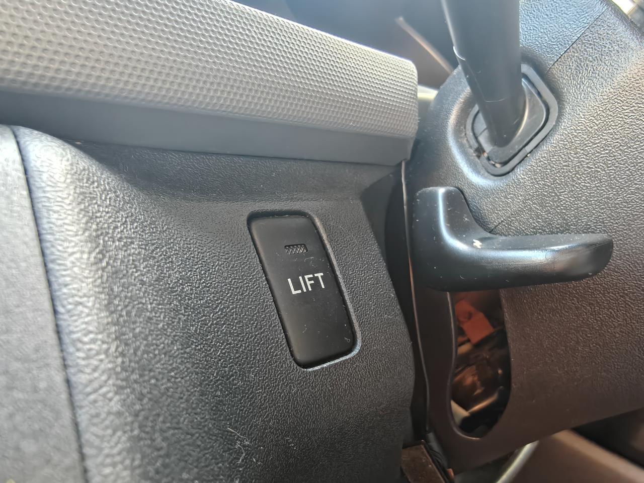 2008 Toyota Hiace