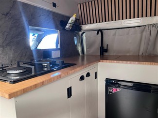 2005 Toyota Hiace - Thumbnail