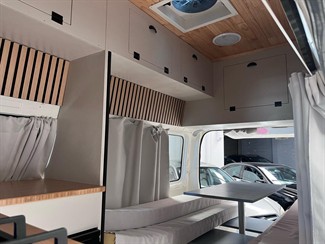 2005 Toyota Hiace - Thumbnail