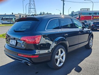 2010 Audi Q7 - Thumbnail