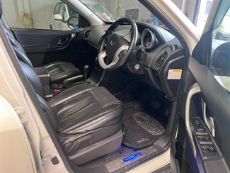 2017 Mahindra XUV500 - Thumbnail