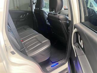 2017 Mahindra XUV500 - Thumbnail